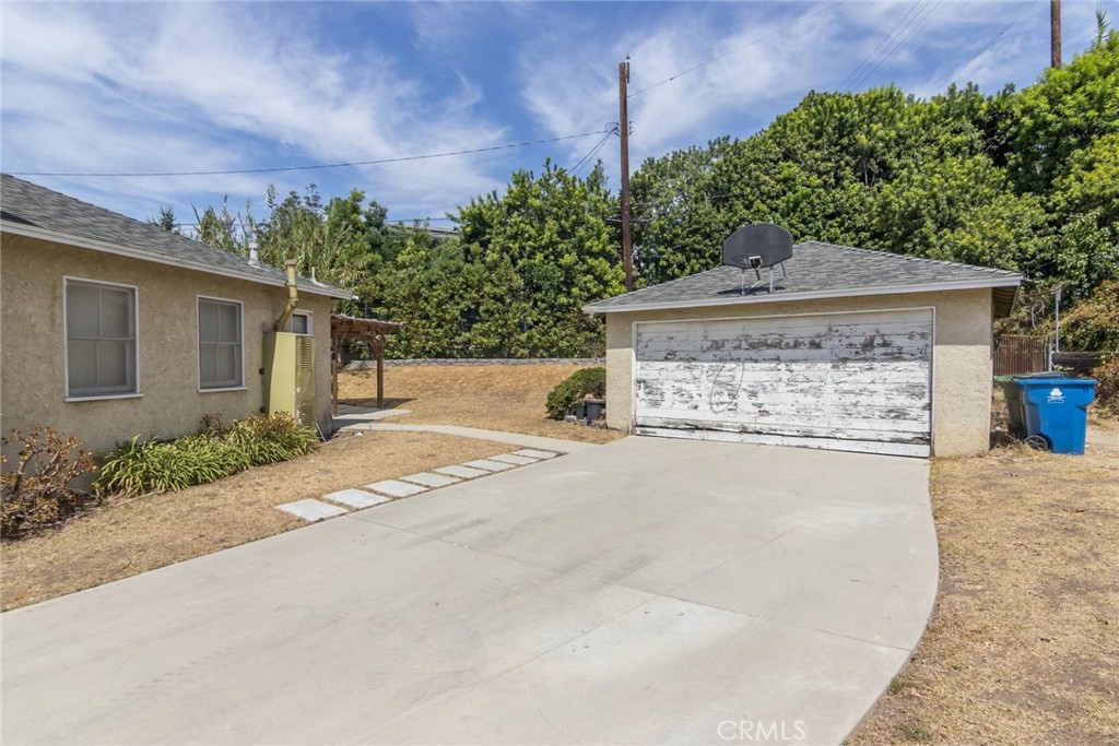 12701 Westminster Property Photo 25