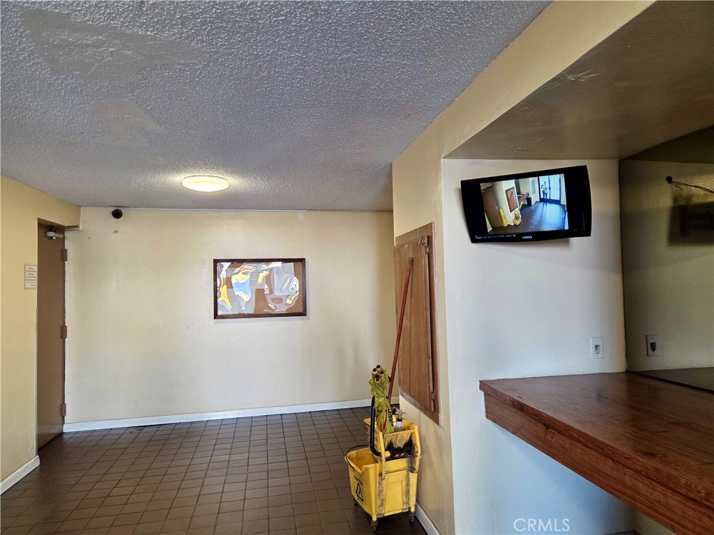 200 S Reno 102 Property Photo 2