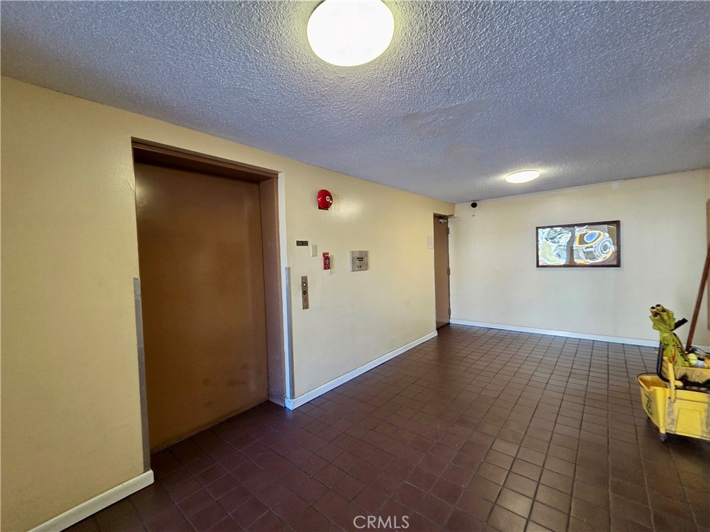 200 S Reno 102 Property Photo 4