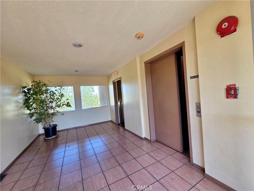 200 S Reno 102 Property Photo 5