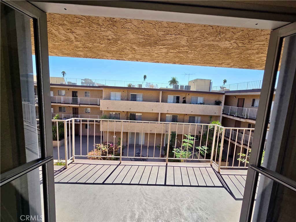 200 S Reno 102 Property Photo 6