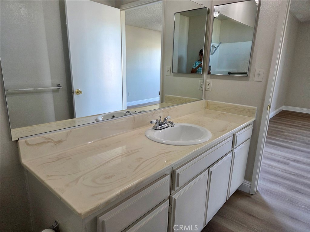200 S Reno 102 Property Photo 23