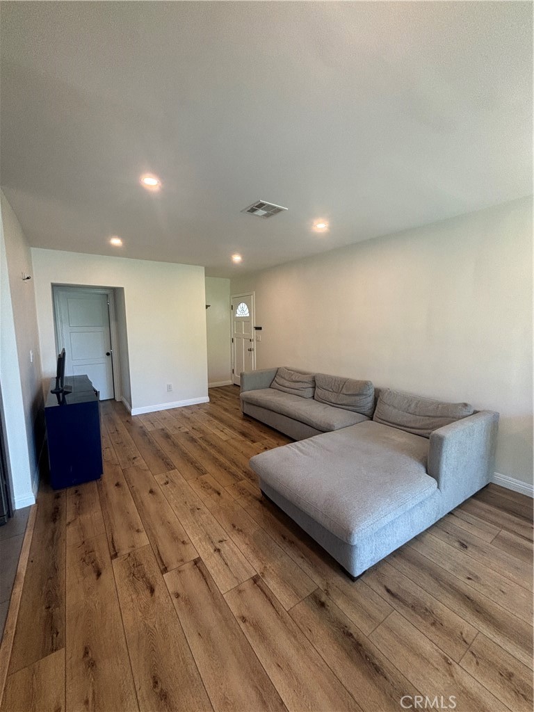 6529 Aura Avenue Property Photo 2