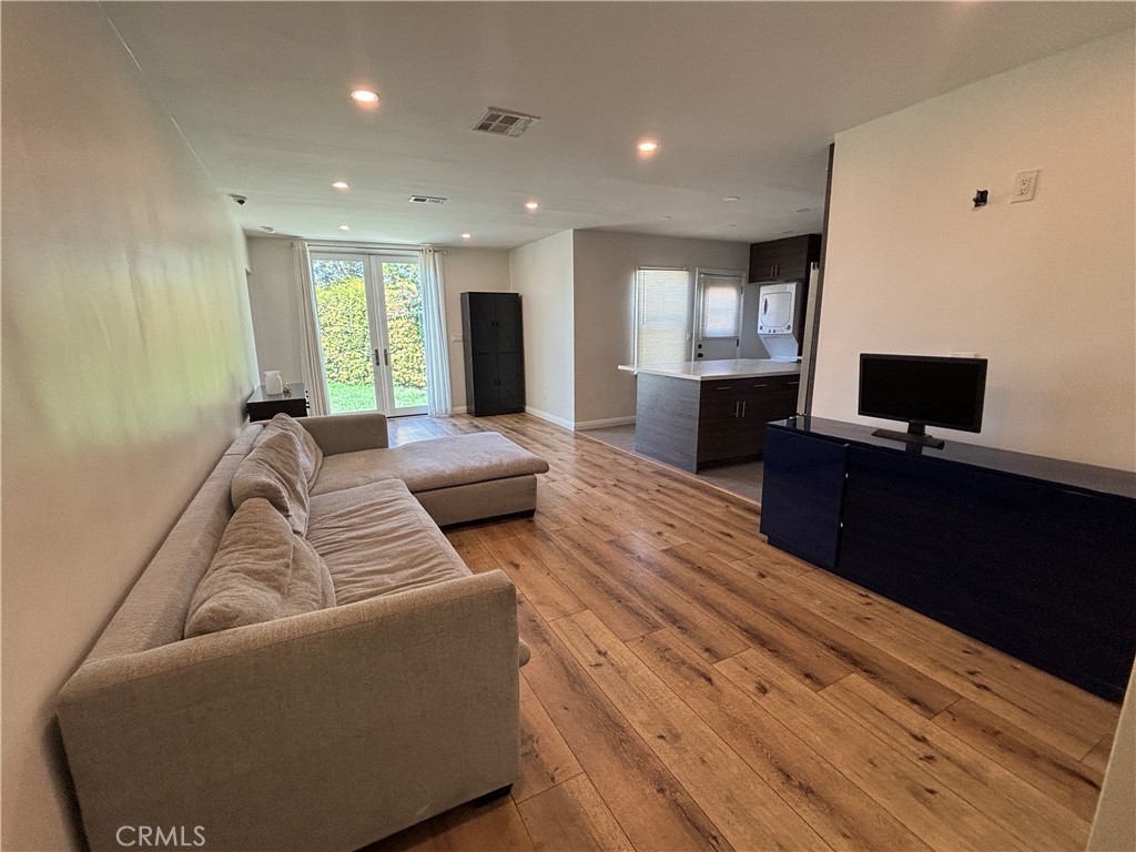 6529 Aura Avenue Property Photo 4