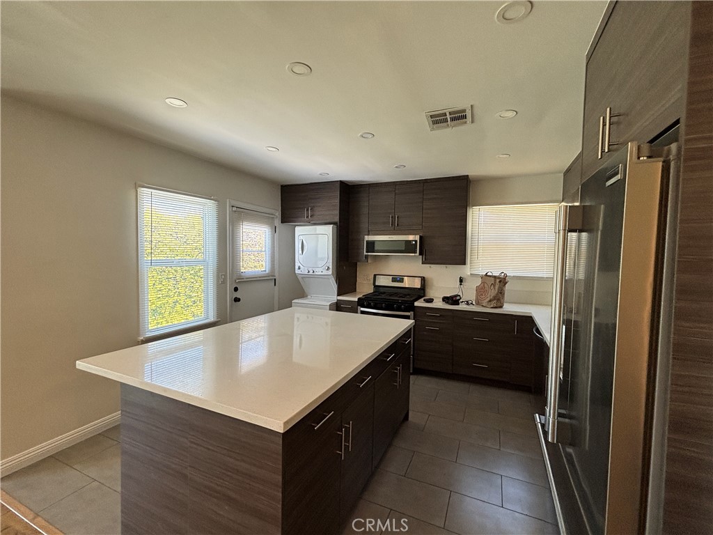 6529 Aura Avenue Property Photo 6