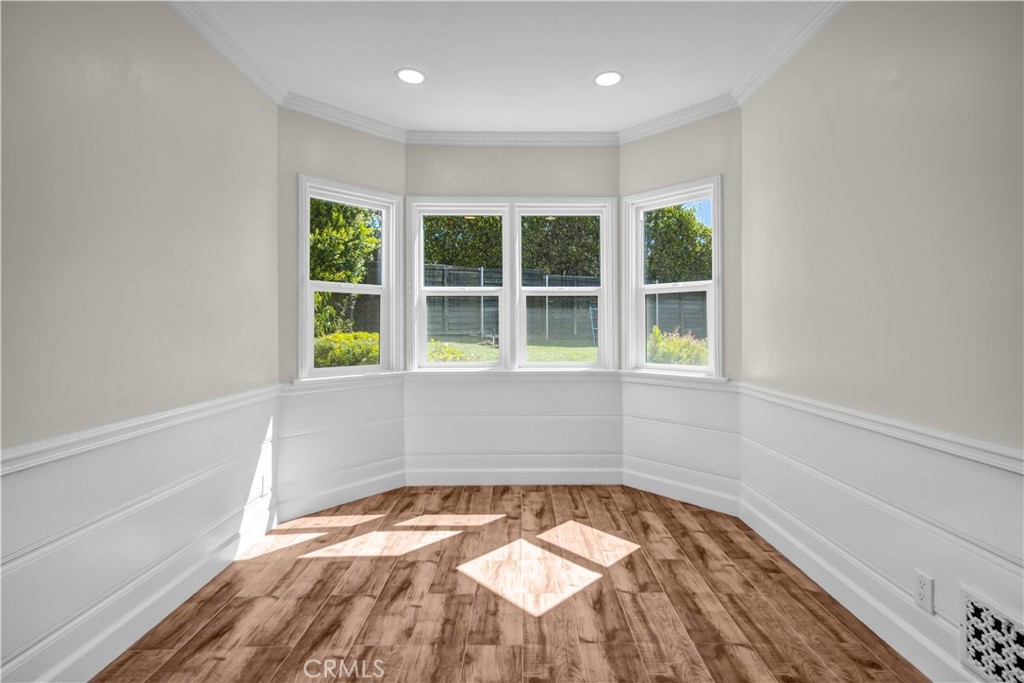 414 Hilgard Avenue Property Photo 11