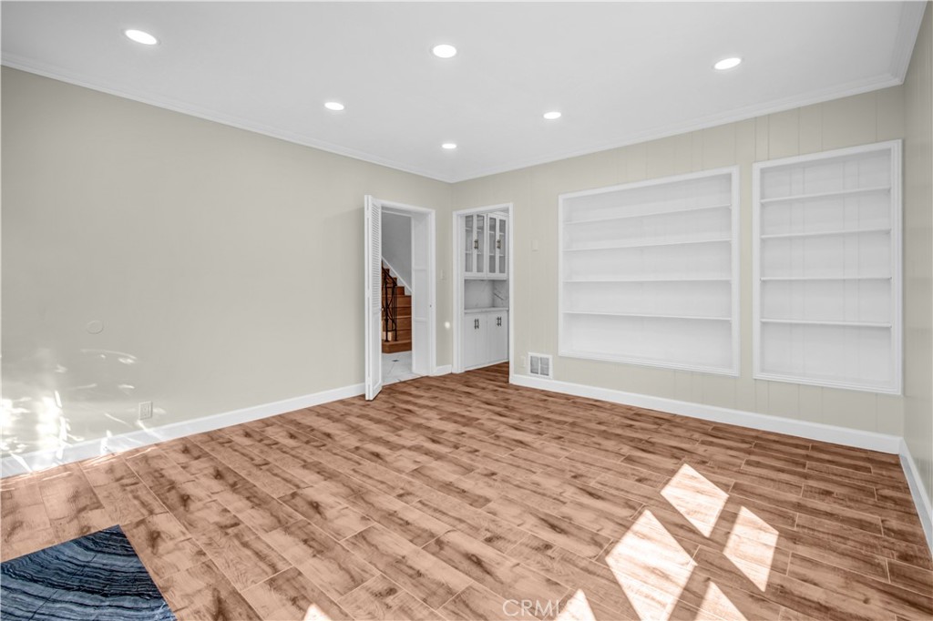 414 Hilgard Avenue Property Photo 13