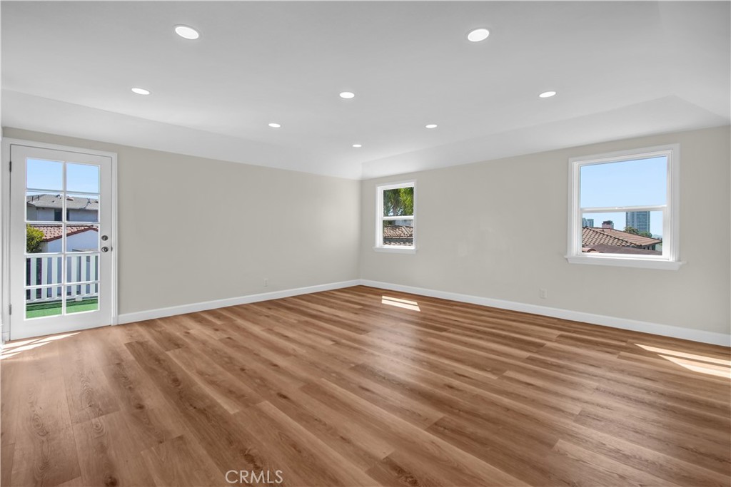 414 Hilgard Avenue Property Photo 22