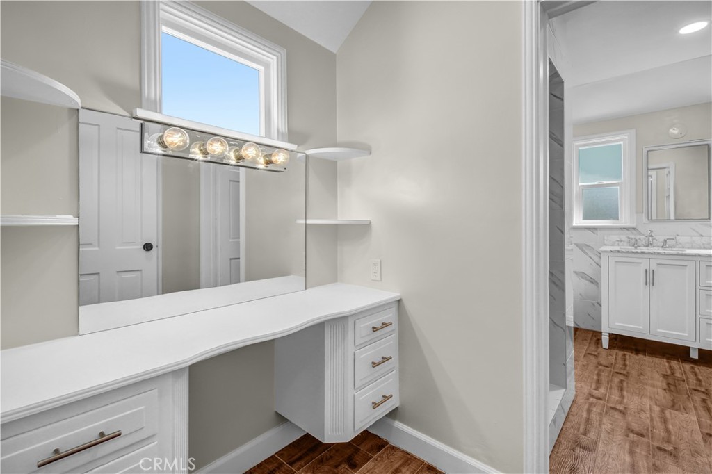 414 Hilgard Avenue Property Photo 26