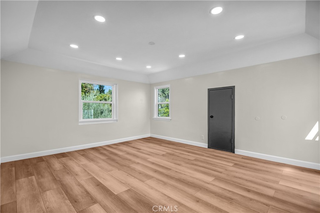414 Hilgard Avenue Property Photo 29