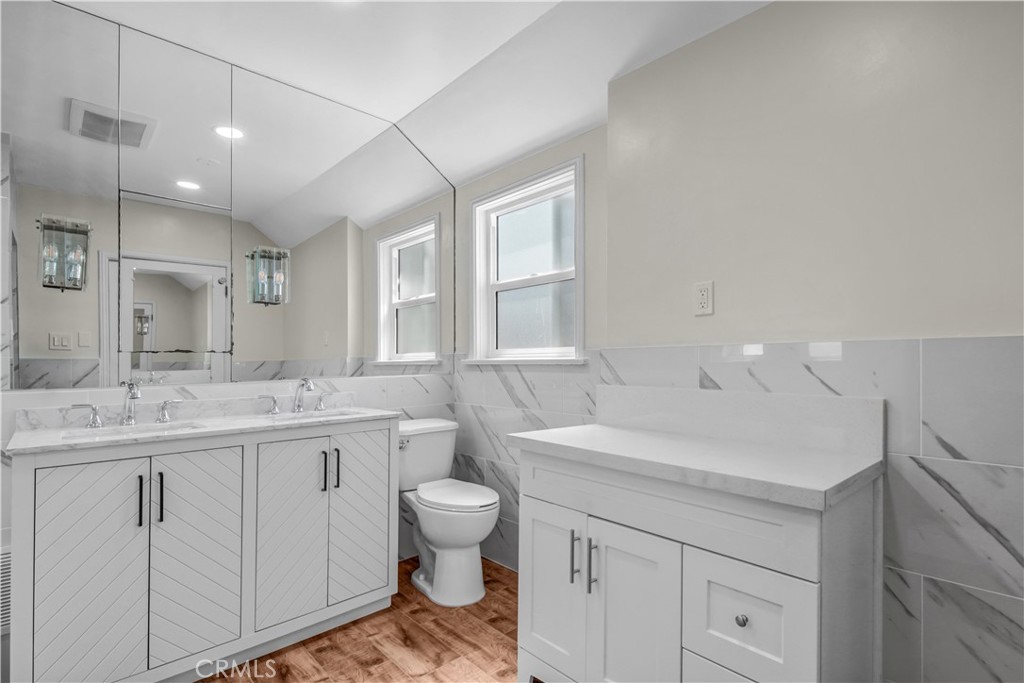 414 Hilgard Avenue Property Photo 33
