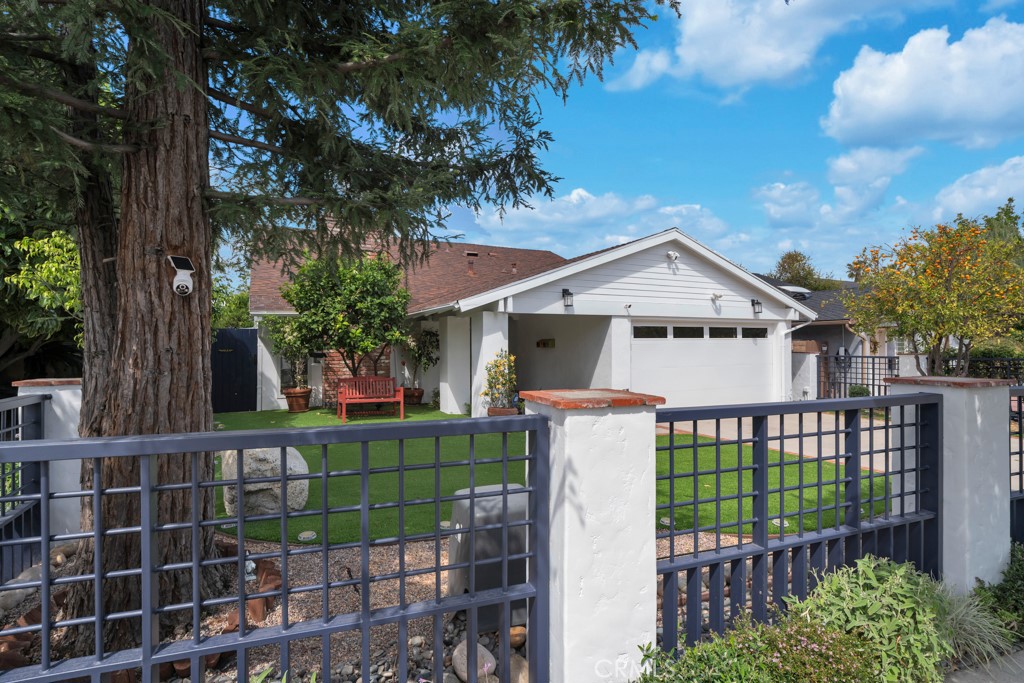 6305 Crebs Property Photo 3