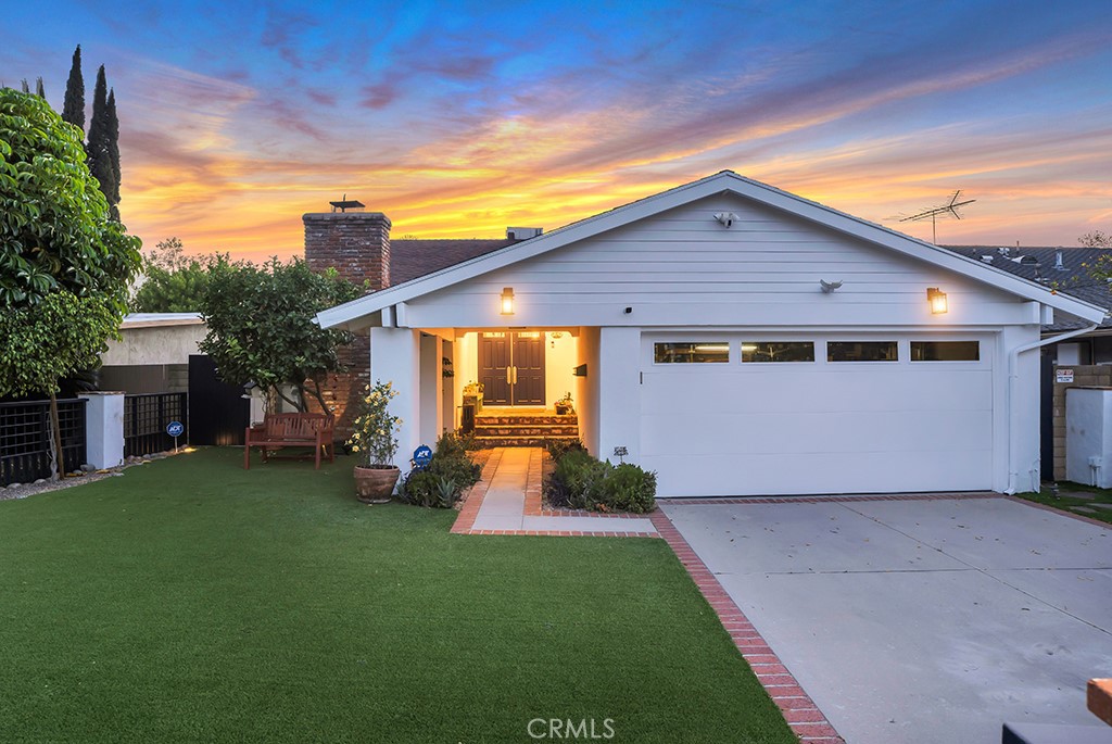 6305 Crebs Property Photo 4