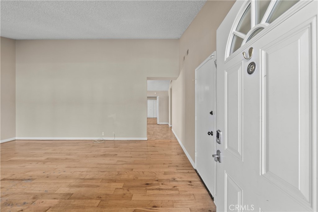 5695 Bloomfield Property Photo 2