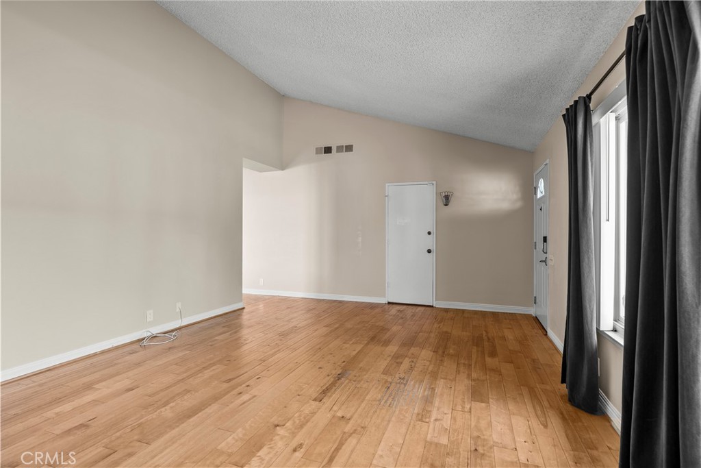 5695 Bloomfield Property Photo 5