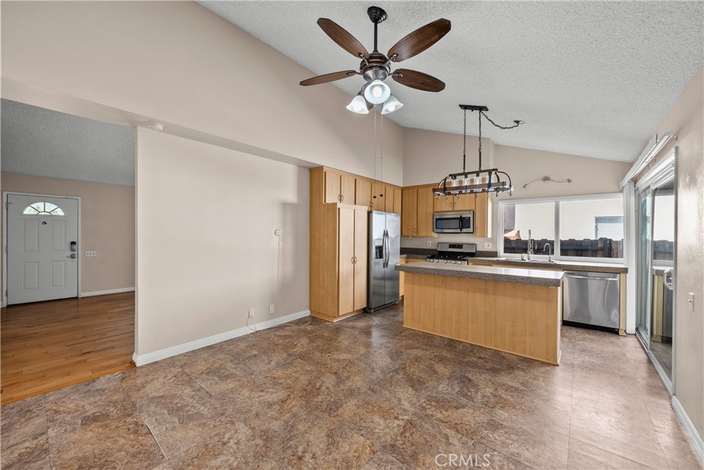 5695 Bloomfield Property Photo 7
