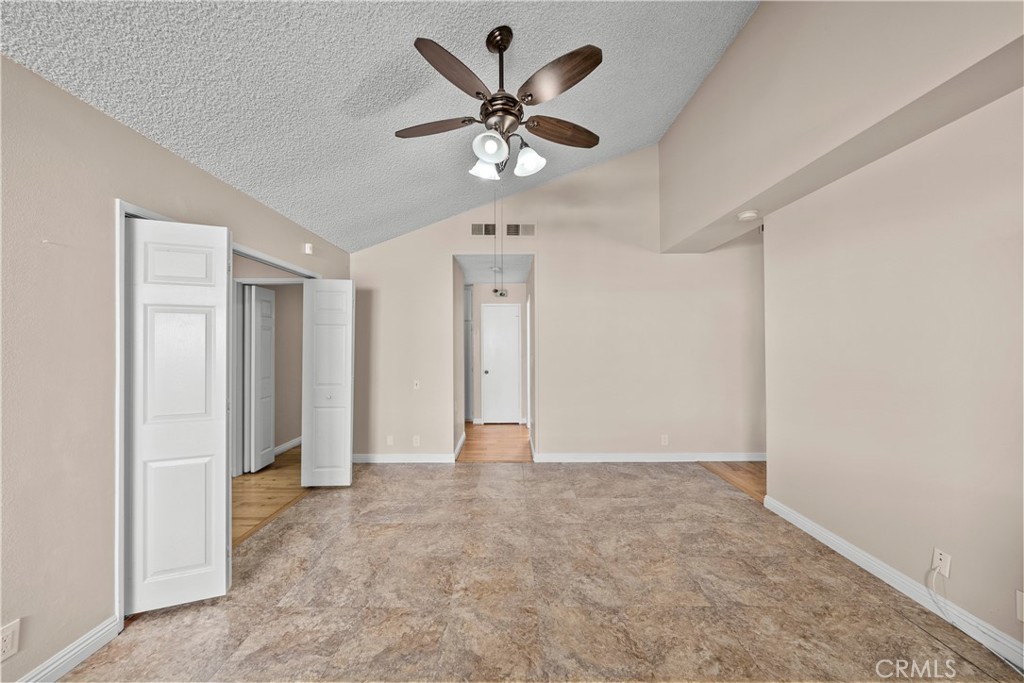 5695 Bloomfield Property Photo 10