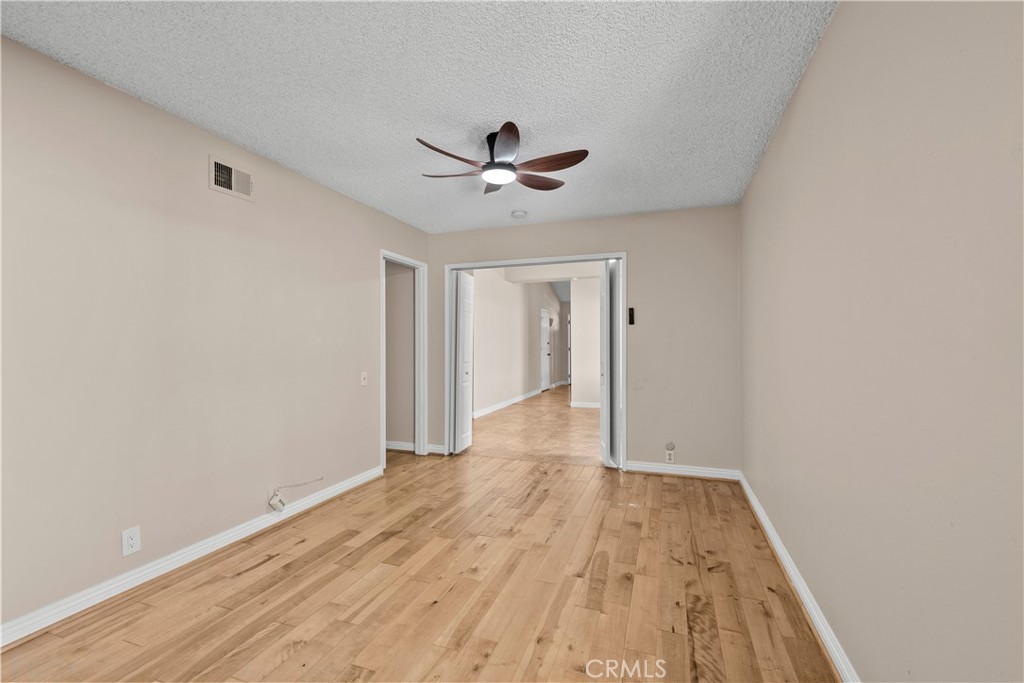5695 Bloomfield Property Photo 11