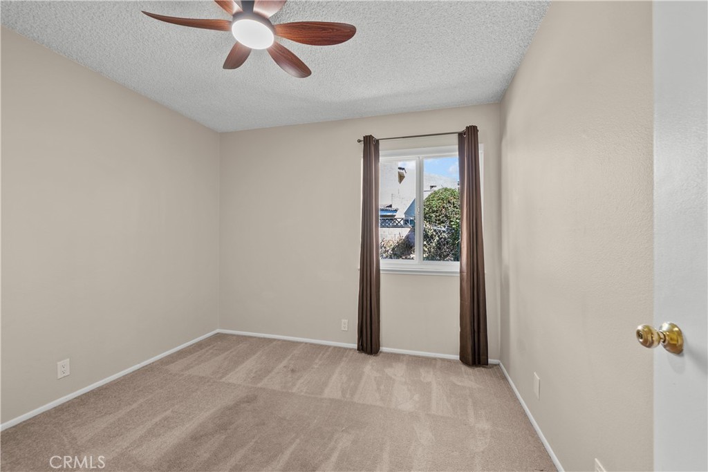 5695 Bloomfield Property Photo 20