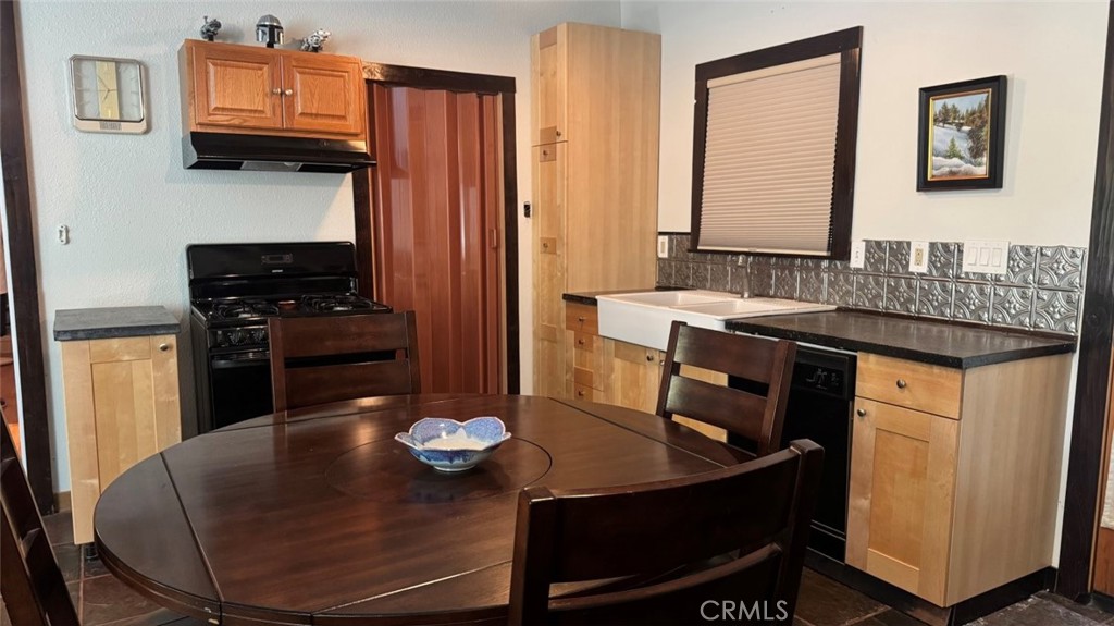 26578 Lake Forest Drive Property Photo 5