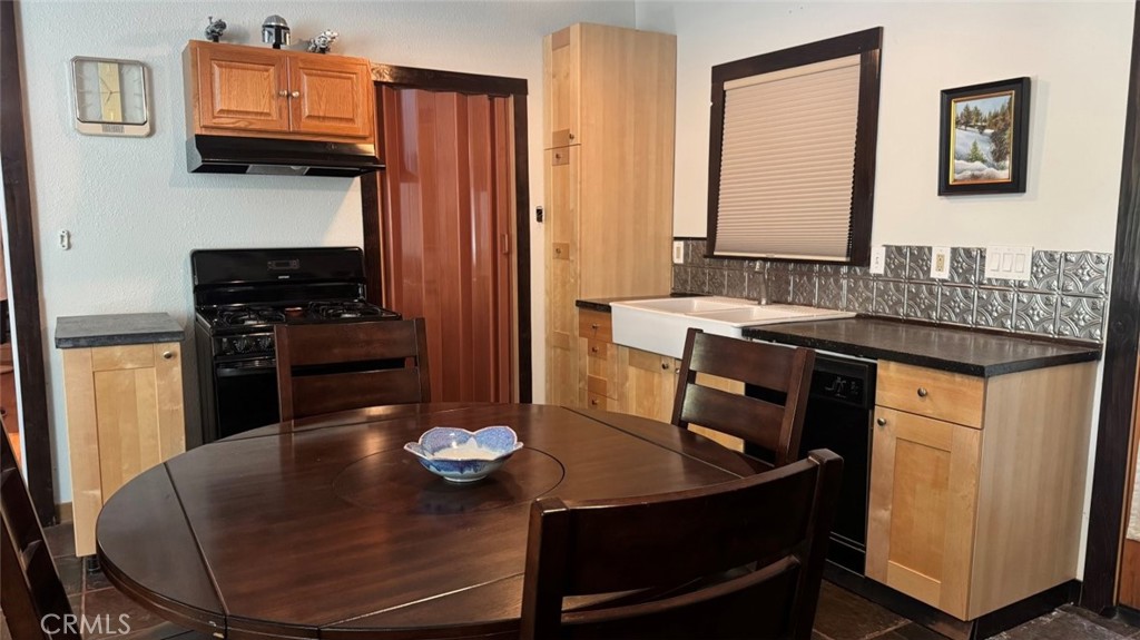 26578 Lake Forest Drive Property Photo 5