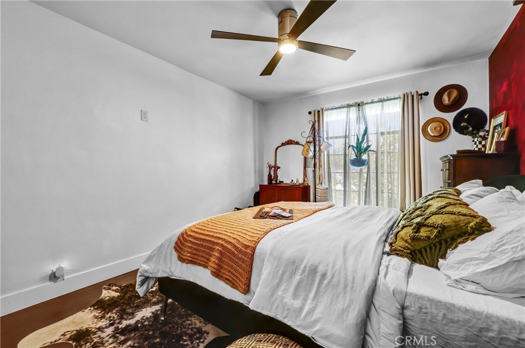 215 N Kenwood Property Photo 10