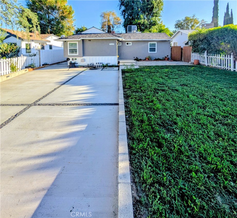 23130 Victory Property Photo 3