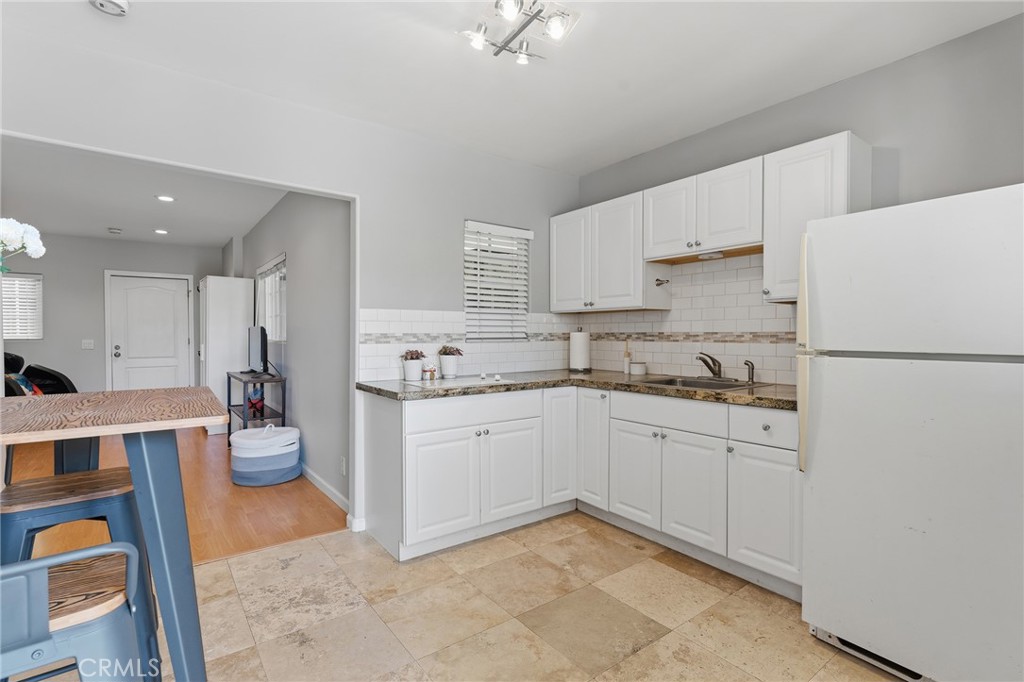 22702 Califa Street Property Photo 44