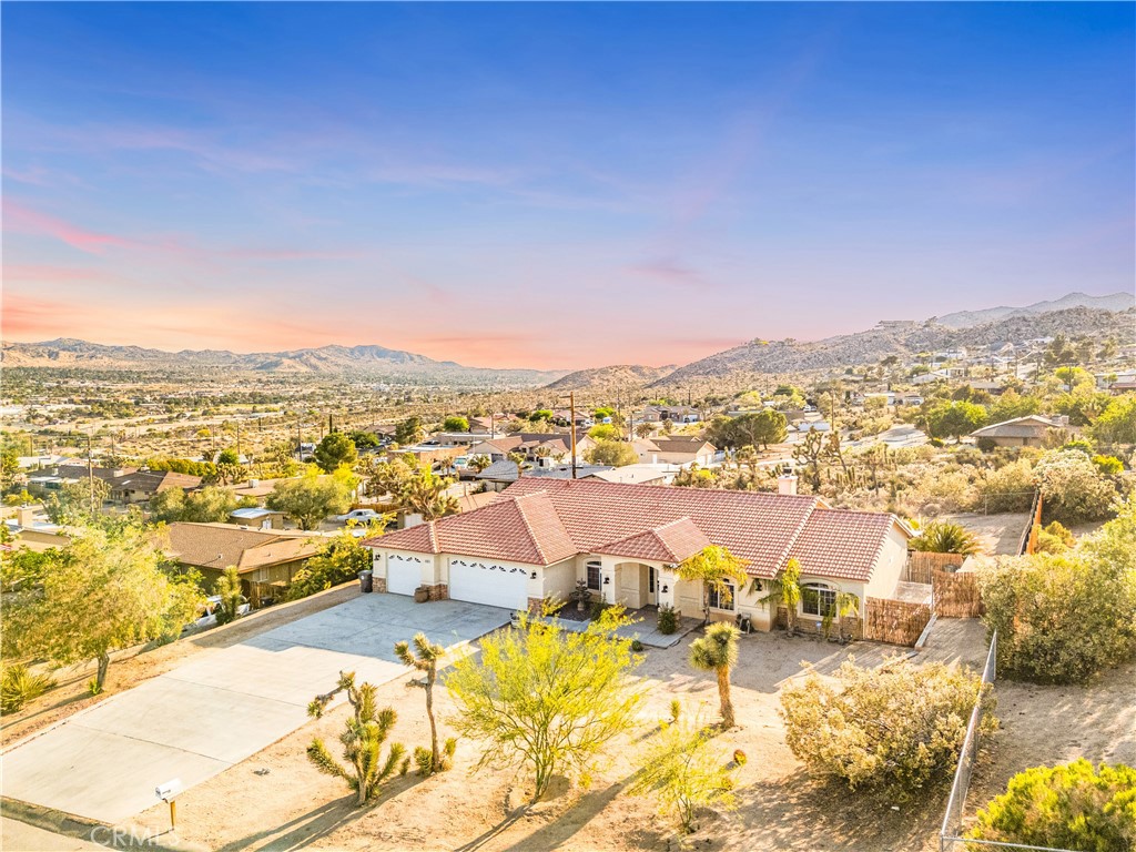6366 Murrieta Property Photo 2
