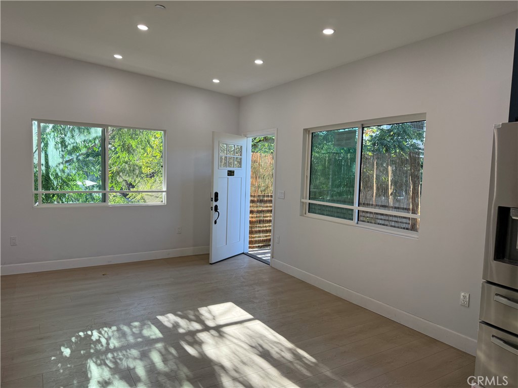 7035 1/2 Rhea Property Photo 4
