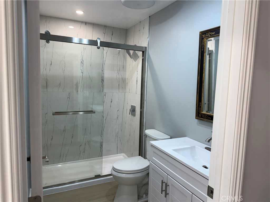 7035 1/2 Rhea Property Photo 11