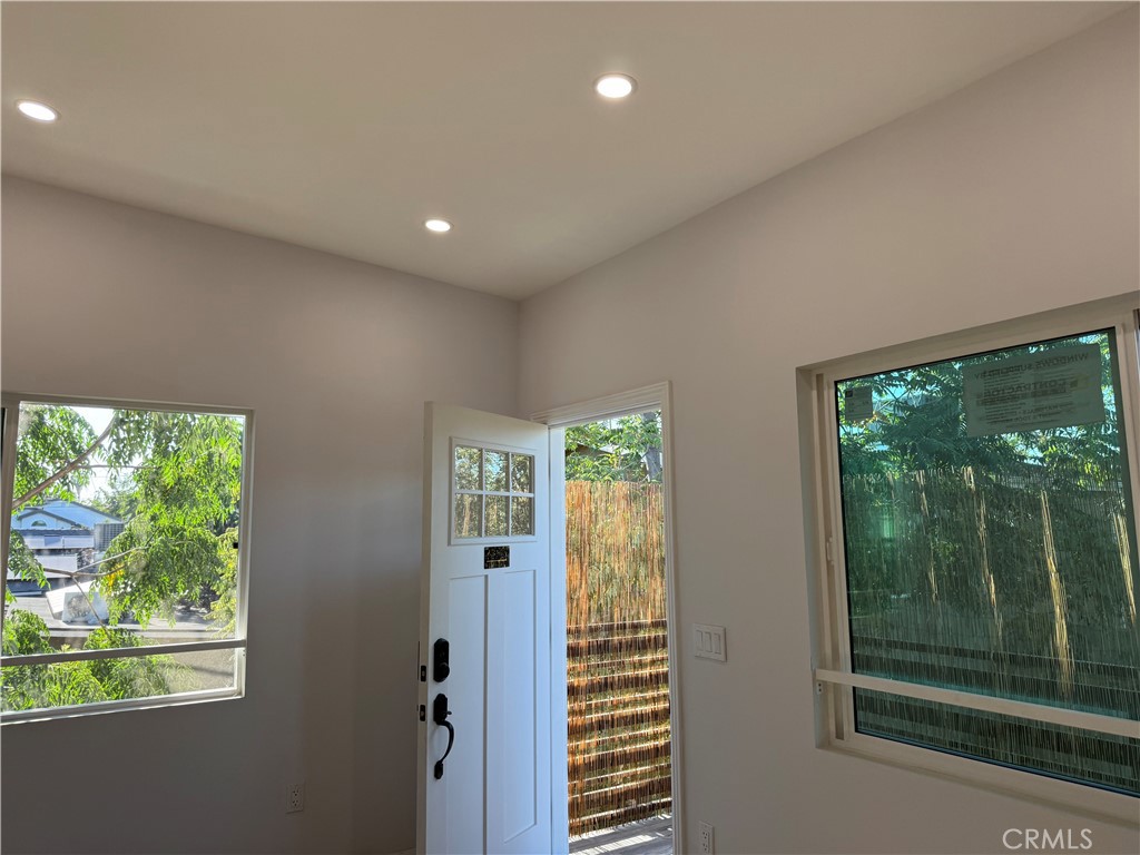 7035 1/2 Rhea Property Photo 18