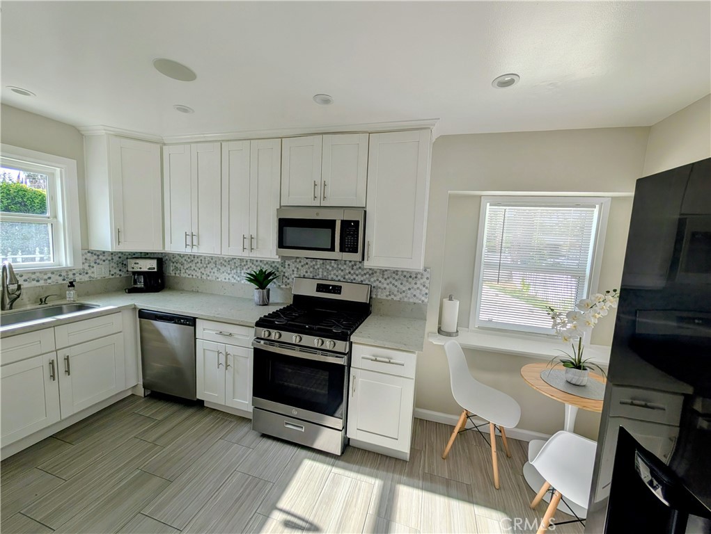 23130 Victory Property Photo 8
