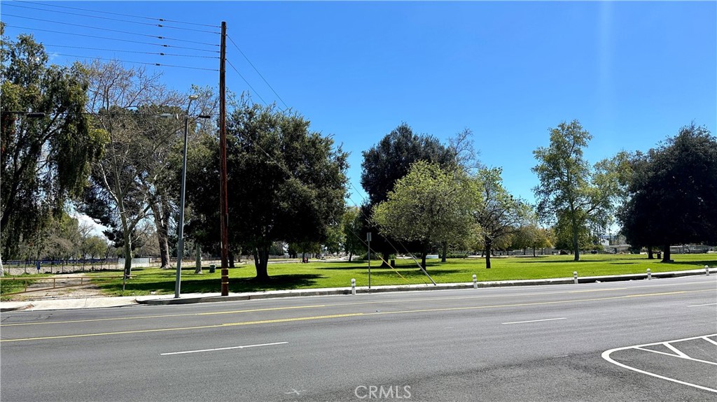 6545 Reseda Boulevard 24 Property Photo 23