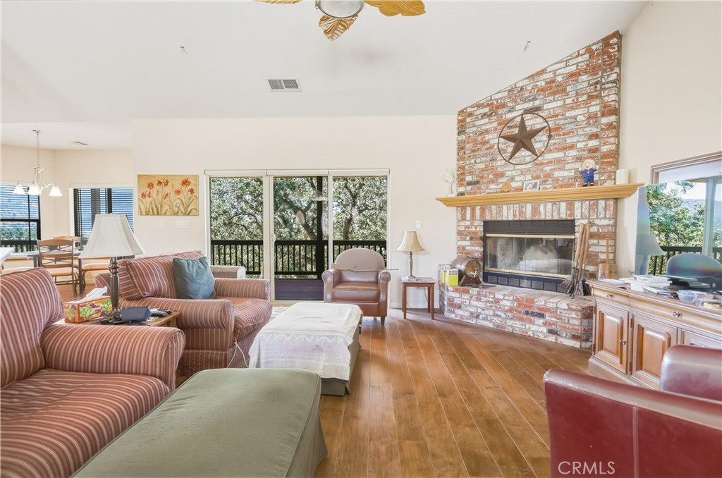 24181 Martingale Property Photo 6