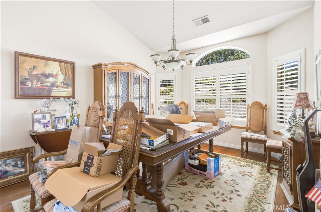 24181 Martingale Property Photo 8