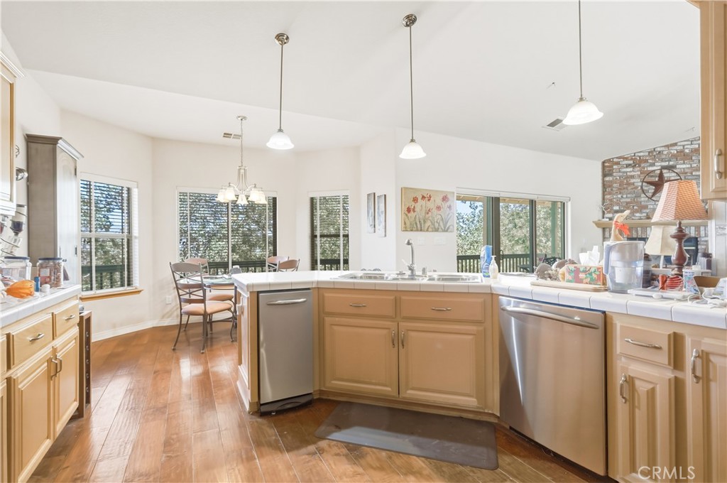24181 Martingale Property Photo 11