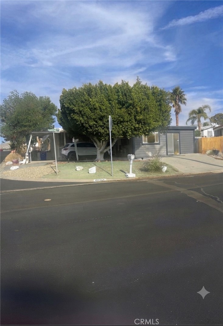 69510 Parkside Property Photo 2