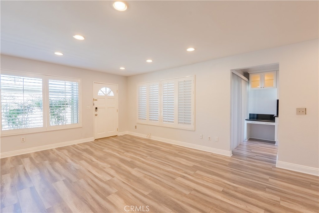 18502 Mayall B Property Photo 11