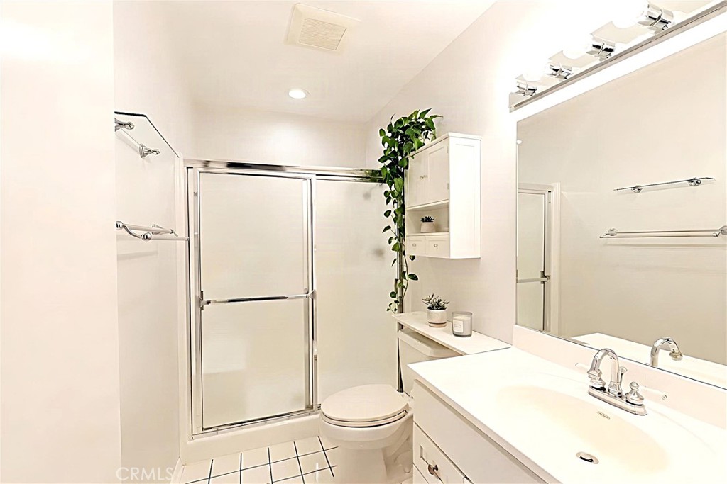 18502 Mayall B Property Photo 20