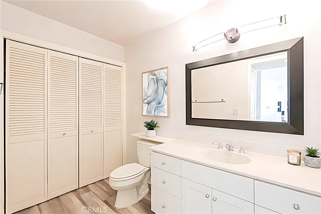 18502 Mayall B Property Photo 28