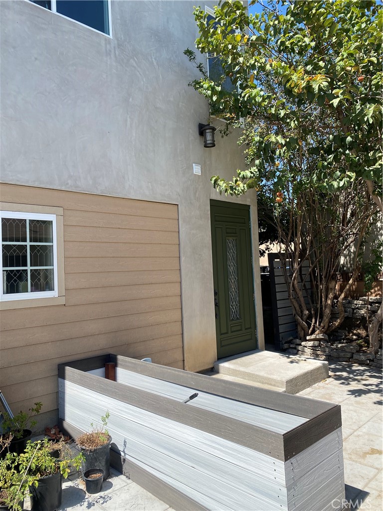 1329 Pico Street Property Photo 1