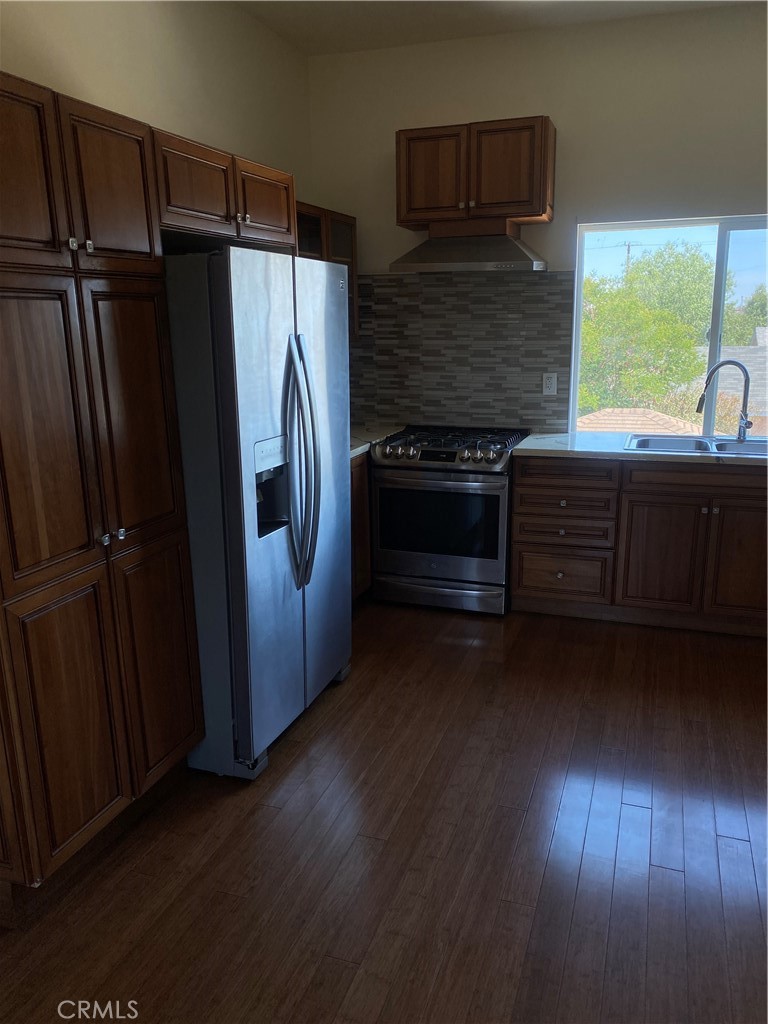1329 Pico Street Property Photo 5