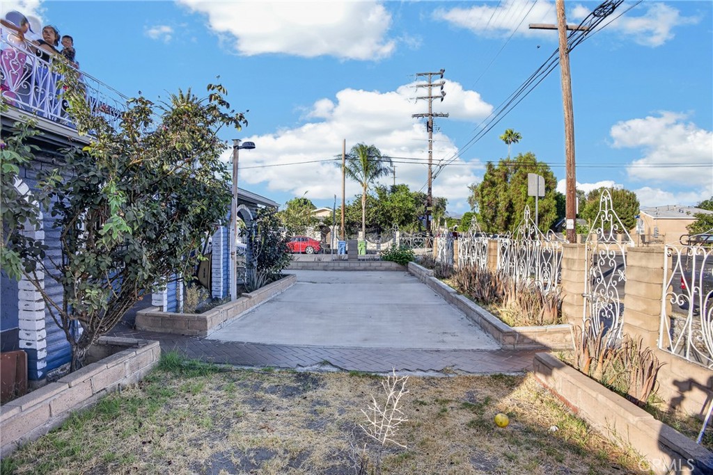 13303 Pierce Property Photo 8