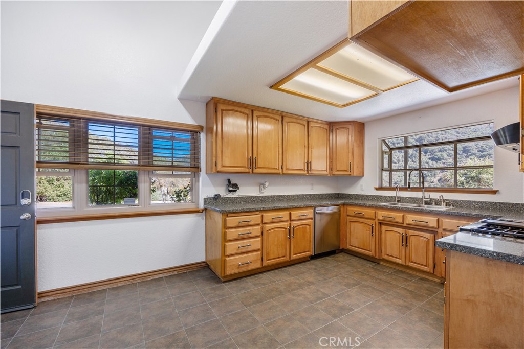 11551 Lonesone Valley Road Property Photo 27