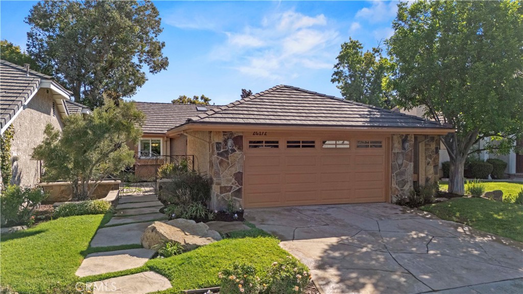 26172 Via Raza Property Photo 3
