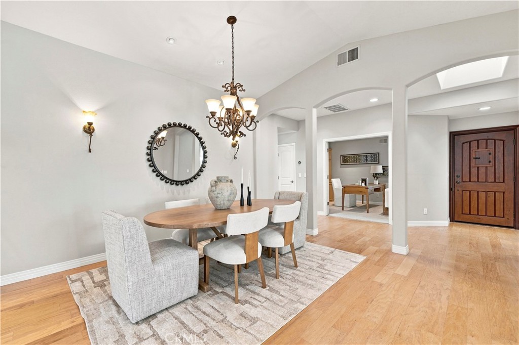 26172 Via Raza Property Photo 8