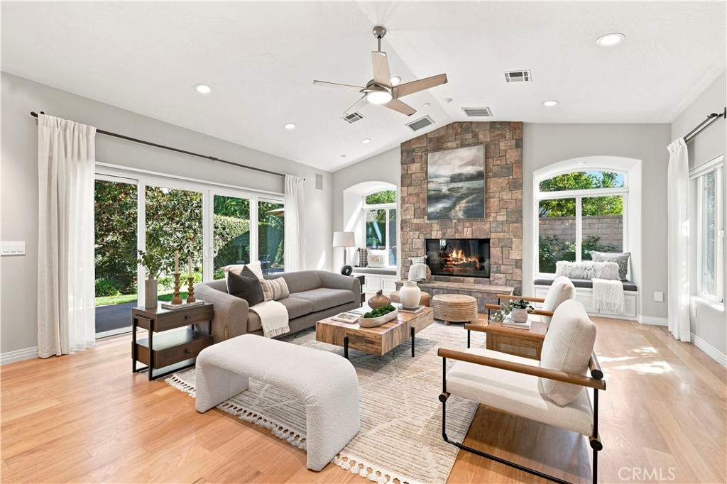 26172 Via Raza Property Photo 12