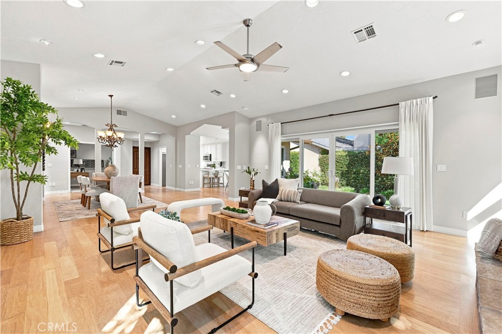 26172 Via Raza Property Photo 16