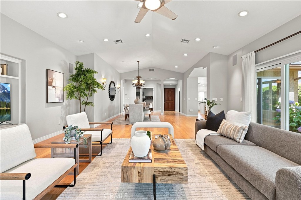 26172 Via Raza Property Photo 17